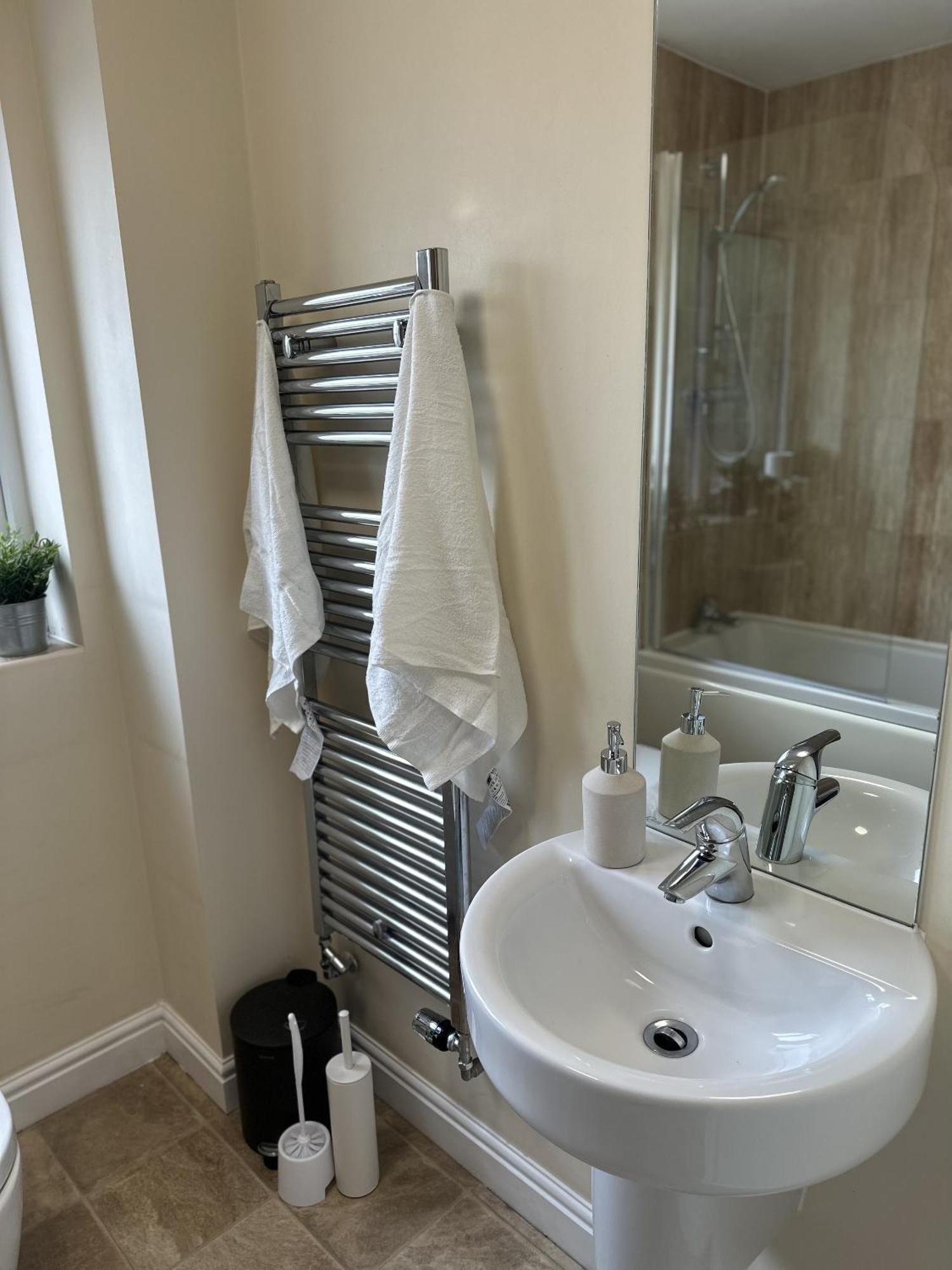 2 Bdr City Centre Apartment With Parking Cardiff Dış mekan fotoğraf